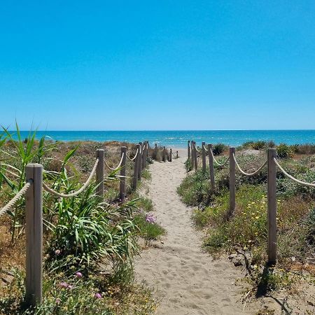 New Beach Front Apartment With Large Balcony Torrox Exterior foto