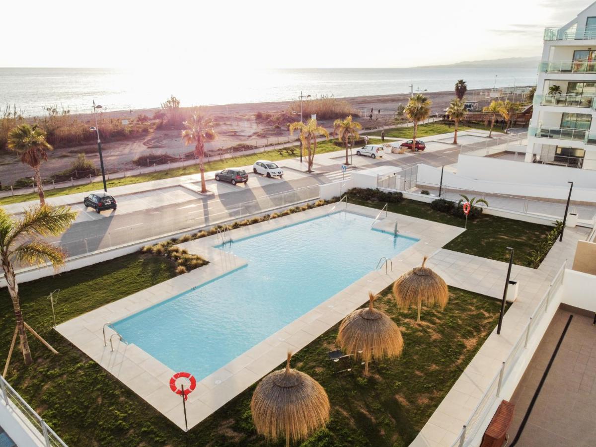 New Beach Front Apartment With Large Balcony Torrox Exterior foto