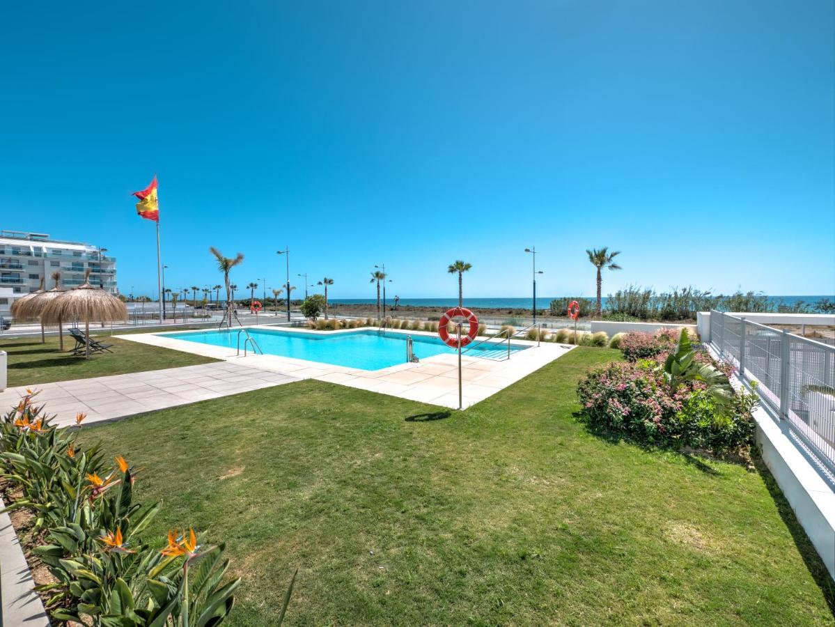 New Beach Front Apartment With Large Balcony Torrox Exterior foto
