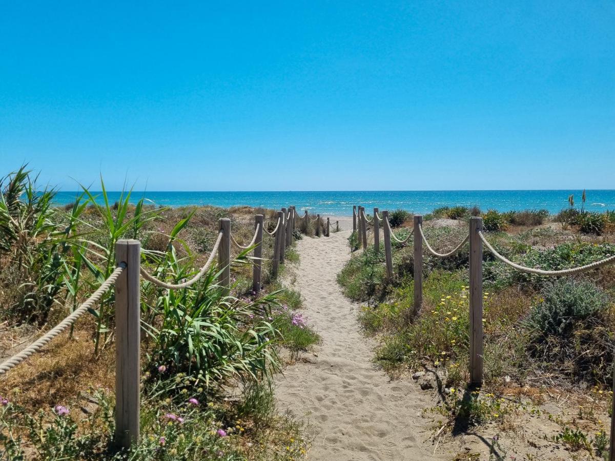 New Beach Front Apartment With Large Balcony Torrox Exterior foto