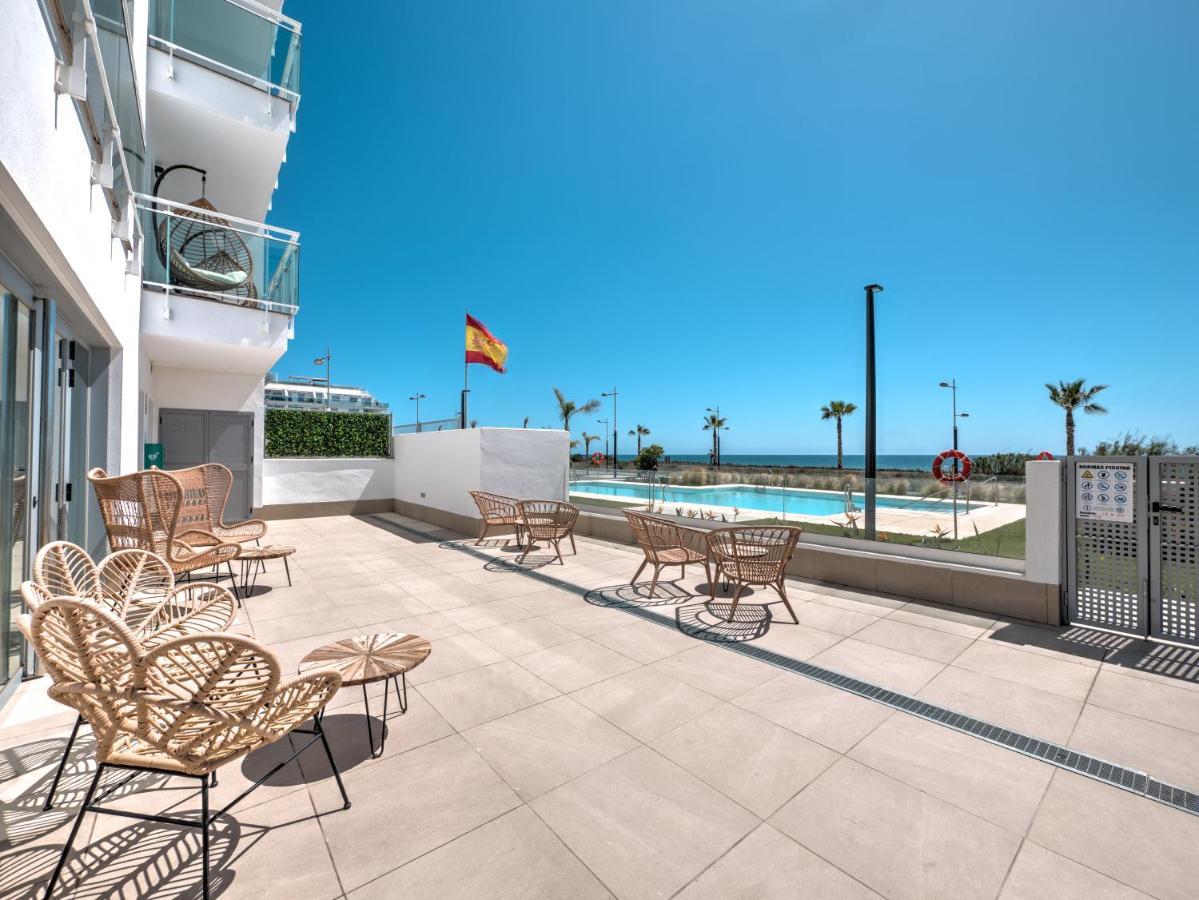 New Beach Front Apartment With Large Balcony Torrox Exterior foto