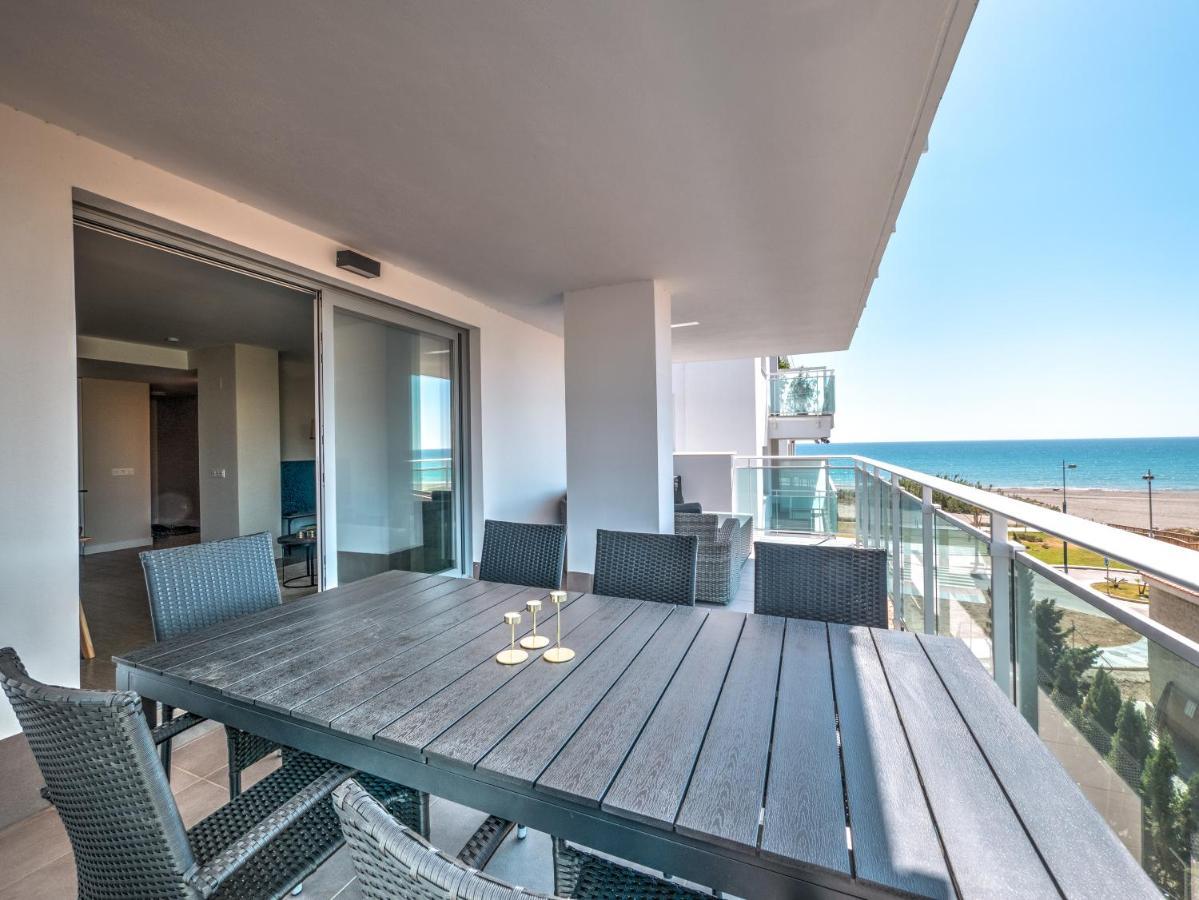 New Beach Front Apartment With Large Balcony Torrox Exterior foto